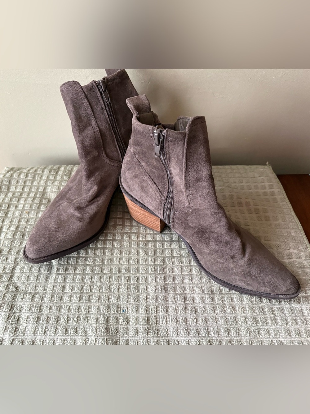 Dolce Vita Grey/olive Suede Heeled Ankle Boots Brown Stacked Heel 8